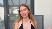 Model Isabell Kremer zeigt, wie man schnell und einfach ein kreatives Augen-Make-up zaubert