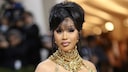 Bye Brazilian Butt Lift! Cardi B lässt sich den Po wieder verkleinern