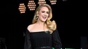 Adele reagiert geschockt auf einen Filter