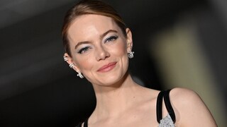 Emma Stone erzählte STYLEBOOK von ihrer Wunderwaffe gegen Hautprobleme: Azelainsäure. Aber wie gut ist Emmas Skincare-Tipp wirklich? Wir haben eine Expertin befragt.