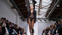 Mugler konnte schon immer hochkarätige Models für seine Laufstege gewinnen – hier Bella Hadid in 2020