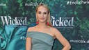 Anna Hofbauer stellt sich die Frage, ob sie als Mama noch sexy sein darf