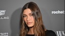 Der Farbe ist Hailey Bieber treu geblieben, die langen Haare musste jedoch dem Box Bob weichen