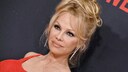 Pamela Anderson freut sich auf ihre grauen Haare und ihre Falten im hohen Alter.