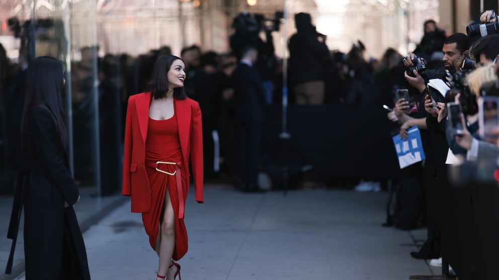 Frau in Rot