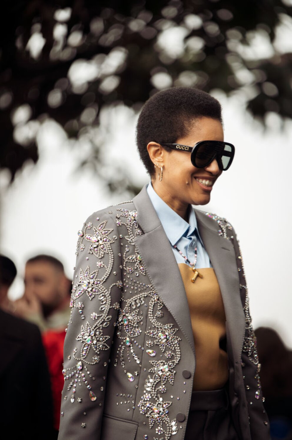 Lady mit edlem Blazer auf der Milan Fashion Week, bei der ich mir zu gerne Inspo hole