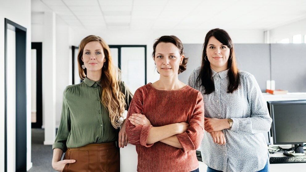 Klischee oder die Wahrheit? Gibt es zwischen Frauen im Job wirklich Zickenkriege?