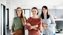 Klischee oder die Wahrheit? Gibt es zwischen Frauen im Job wirklich Zickenkriege?