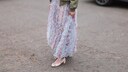 Schuhe in Knallfarben sind in diesem Frühling das liebste Statement-Piece vieler Modebloggerinnen.