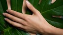 Sagen die Halbmonde auf den Fingernägeln irgendwas über unsere Gesundheit aus? STYLEBOOK hat bei Experten nachgefragt.