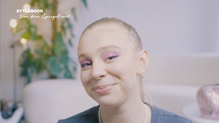 Paula Senfkorn zeigt ihr Festival-Make-up