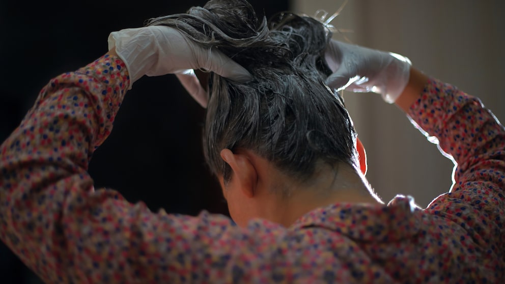 Wie schädlich ist häufiges Haarefärben wirklich und was können die natürlichen Alternativen? 