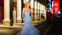Model in Meerjungfrauenkleid