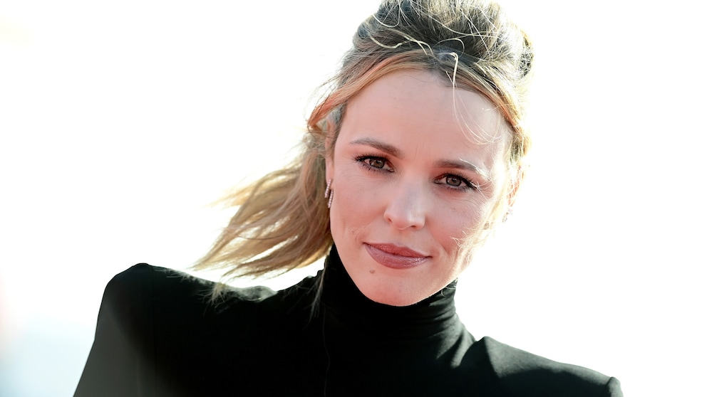 Rachel McAdams spricht über das Muttersein und die Akzeptanz von Körperbehaarung