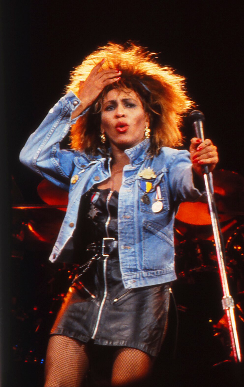 Tina Turner 1985 bei einem Konzert in Oakland