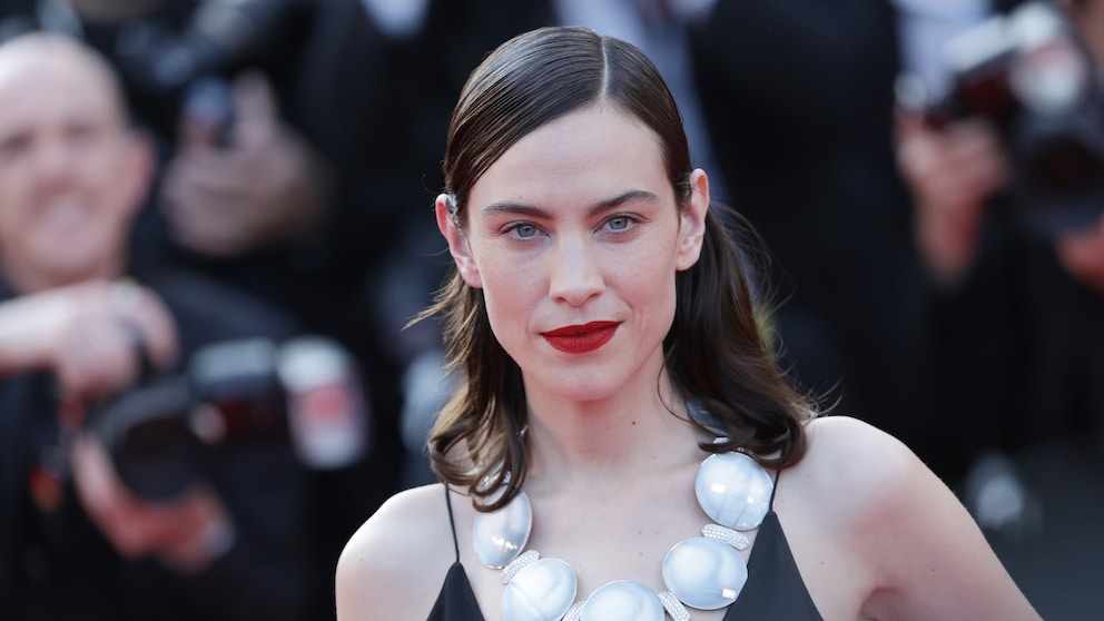 Alexa Chung ist bekannt als Stil-Ikone, doch nicht nur Fashion liegt ihr am Herzen