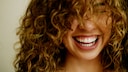 Locken über Locken: Die Dauerwelle feiert seit einigen Monaten ein riesen Comeback!