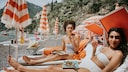 Sich für den Urlaub im Solarium vorzubräunen bringt nichts, wie eine Expertin verrät!