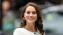Prinzessin Kate, hier im cremefarbenen Blazer mit schwarzen Paspeln und Knöpfen