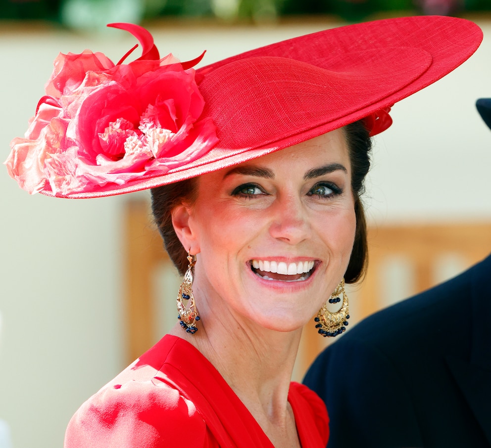 Ohne lange Wallemähne, dafür mit Hut – Prinzessin Kate beim Royal Ascot