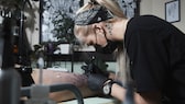 Die Suche nach dem richtigen Tätowierer kann schwierig sein. STYLEBOOK zeigt, worauf Sie bei der Wahl des Tattoo-Studios achten sollten.