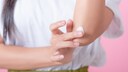 Bei trockener Haut setzen Viele auf den Wirkstoff Urea