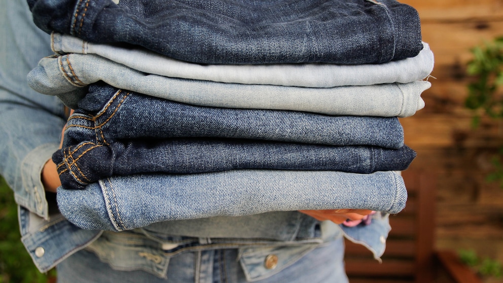 Reibungsloch in der Lieblingshose? So können Sie Ihre Jeans flicken