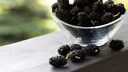 Maulbeeren gelten in Asien längst als Beauty-Helfer, doch was kann der Inhaltsstoff wirklich?