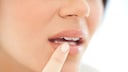 Ist das Herpes oder doch nur ein Pickel auf der Lippe? STYLEBOOK erklärt den Unterschied