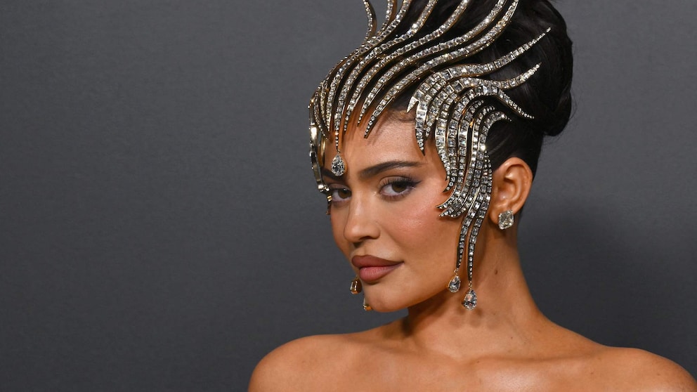 Kylie Jenner launcht ihre erste eigene Modelinie „Khy“ – gemeinsam mit einem Berliner Modelabel!