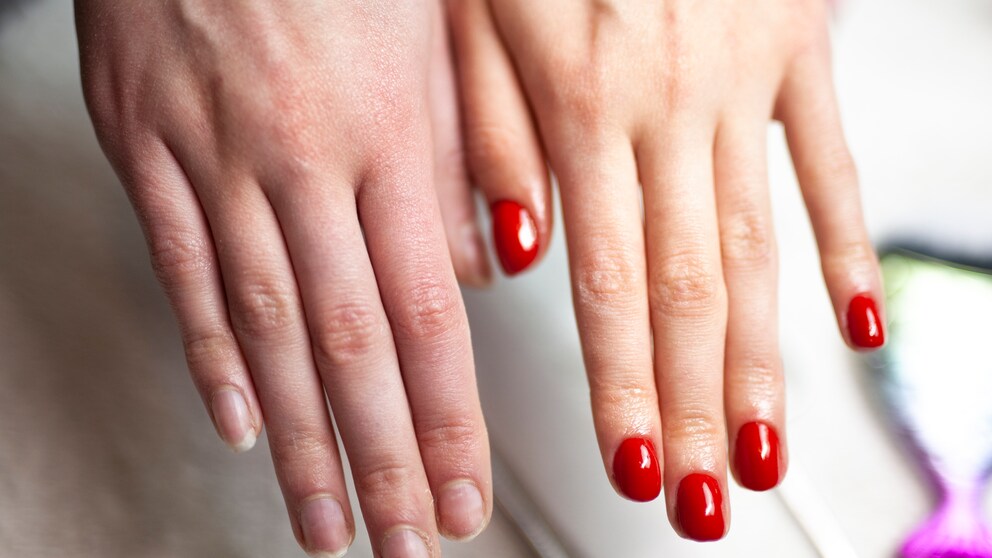 Es muss nicht immer Nagellackentferner sein – diese Hausmittel entfernen Nagellack