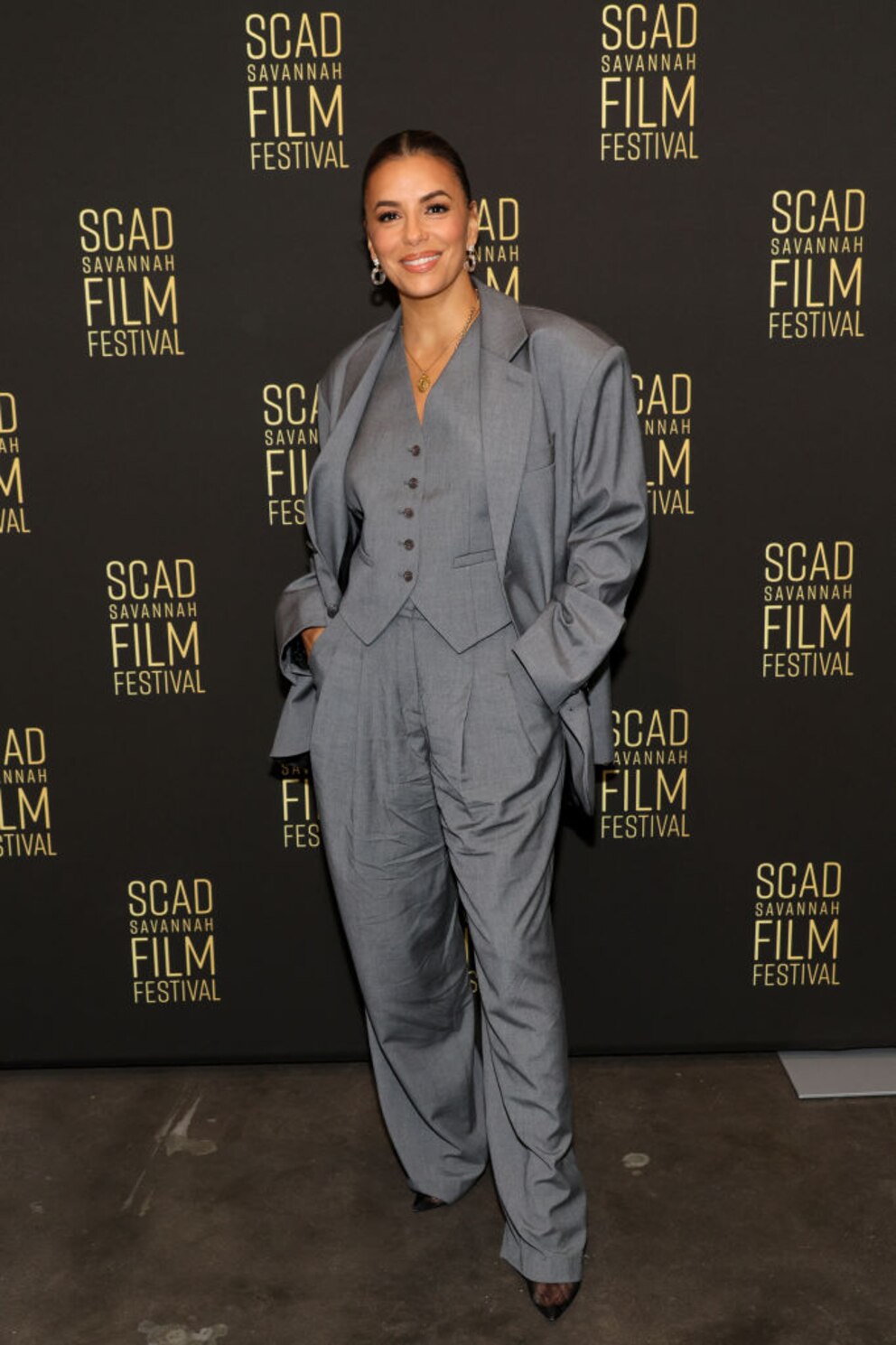 Eva Longoria im Oversize-Anzug