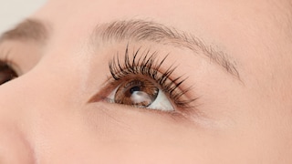 STYLEBOOK verrät 6 Hausmittel für lange Wimpern und wie Sie sie richtig pflegen
