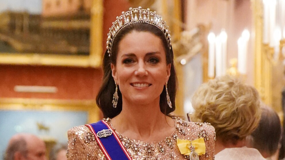 Prinzessin Kate trägt Schärpe