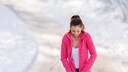 Wer im Winter viel draußen ist, droht zu unterkühlen. Heat-Tech verspricht langanhaltende Wärme für Untendrunter.
