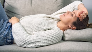Schlechte Laune vor der Periode ist nur ein mögliches PMS-Symptom von vielen
