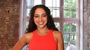 Nadja Benaissa im orangen Outfit
