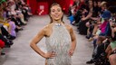 Lola Weippert bei ihrer Laufsteg-Premiere auf der Show von Marina Hoermanseder
