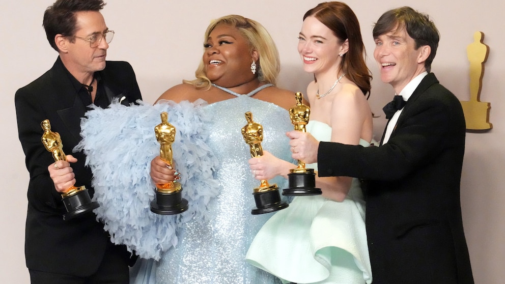 Die Oscars 2024: Statt sich über die glücklichen Gewinner zu freuen, verfassen einige User auf Instagram unschöne Kommentare!