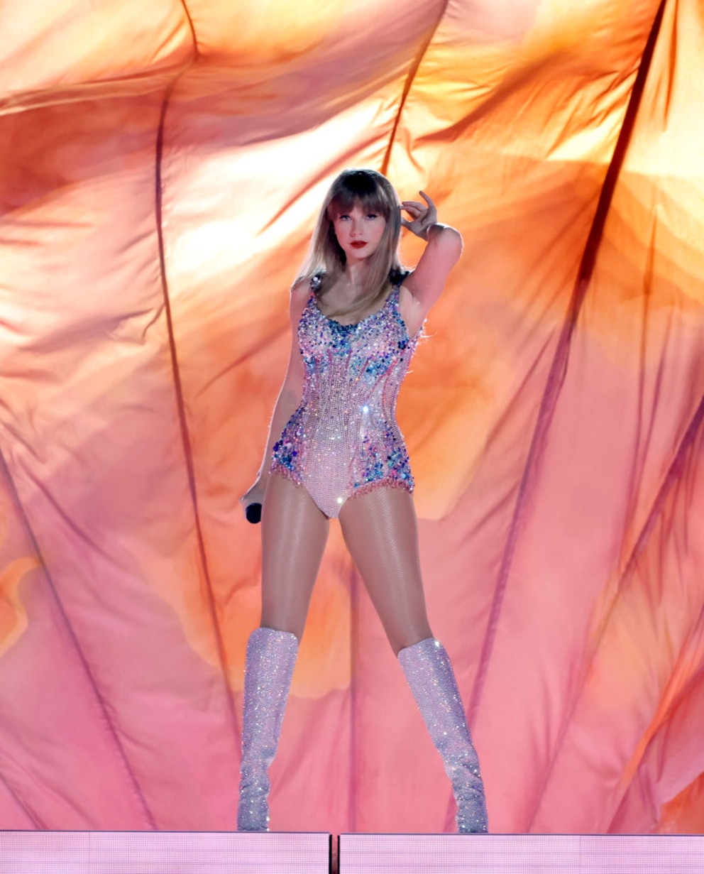 Taylor Swift setzt bei ihren Bühnenoutfits auch häufig auf den No-Pants-Trend
