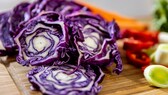 Rezept für gerösteten Rotkohl mit Orangen-Minz-Vinaigrette