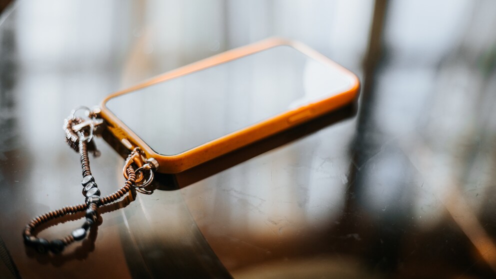 Smartphone-Hüllen zum Umhängen sind Trend