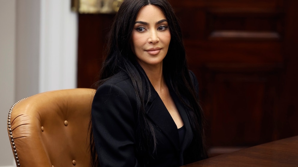Warum Kim Kardashians Vintage-Kleid ein Fehlgriff war