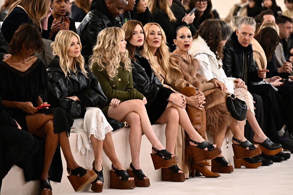 Front Row bei Chloé im Februar 2024 in Paris