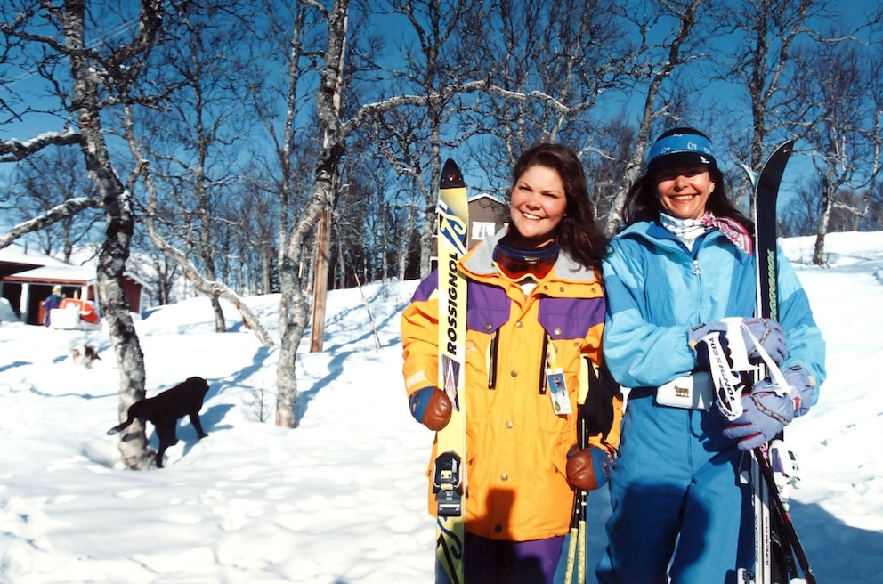 Kronprinzessin Victoria mit ihrer Mutter Königin Silvia 1994 im Winterurlaub