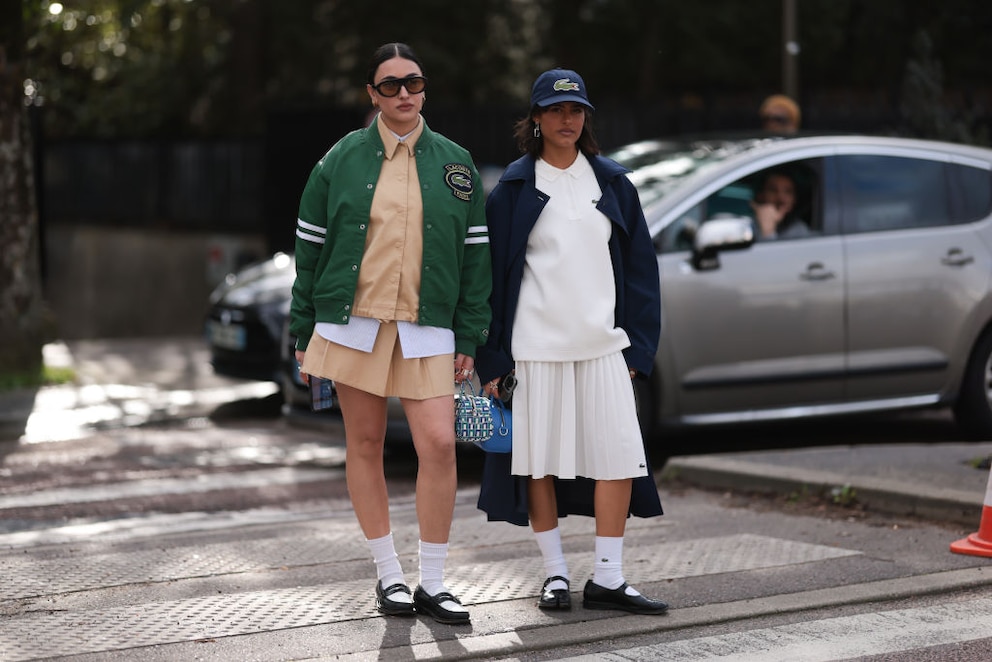 So können Tennis-Outfits cool auf der Straße getragen werden