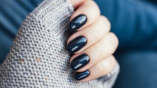 HEMA findet sich häufig in Nagellack – was es dabei zu beachten gilt, lesen Sie im Artikel