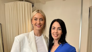 Model Lena Gercke und Redakteurin Carmen Dörfler im Leger-Headquarter in Berlin