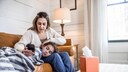Der Gender Care Gap wirkt sich auch auf die Kinderkrankentage aus