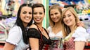 Vier Damen in unterschiedlichen Dirndln